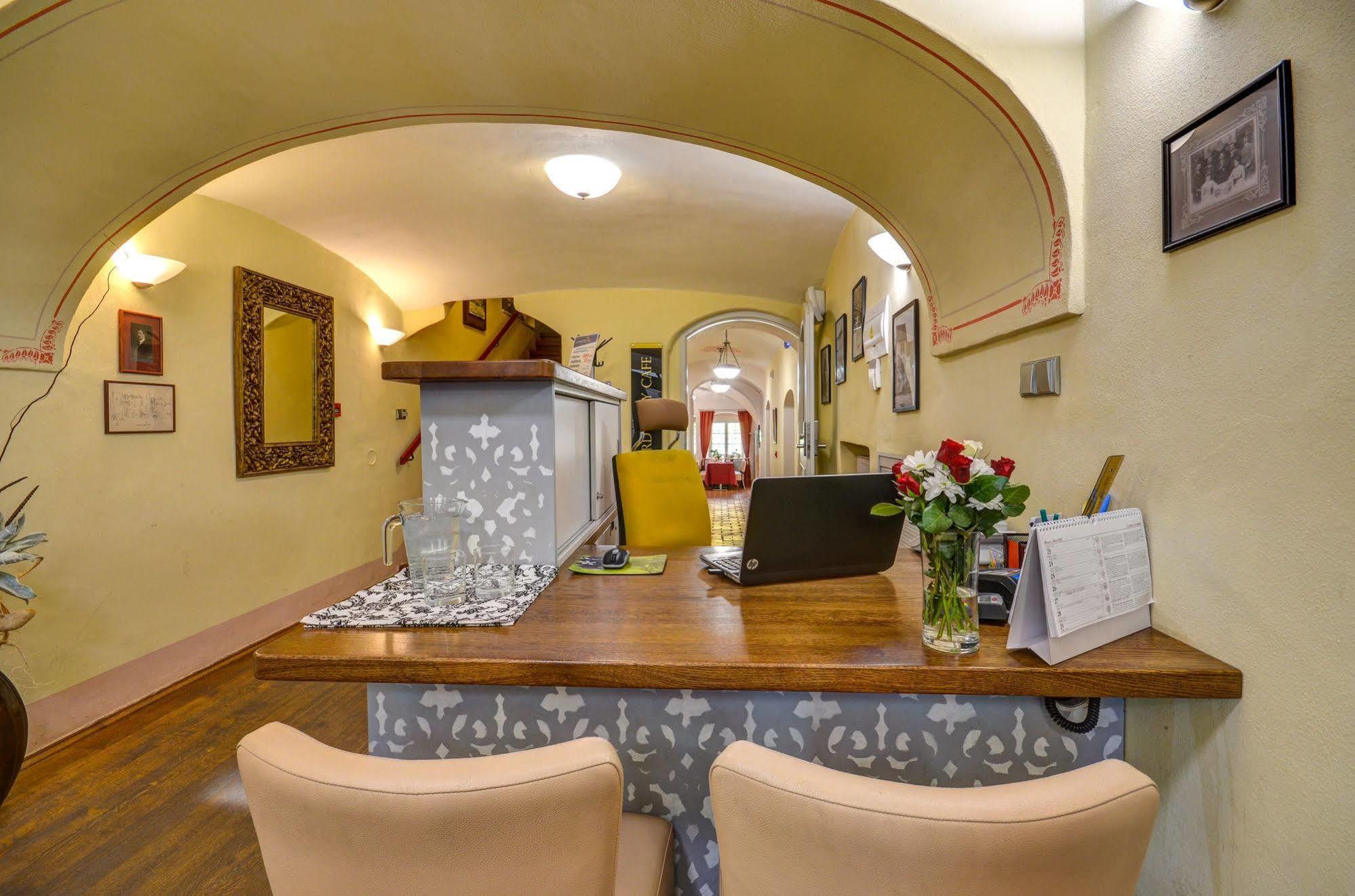 Hotel Edward Kelly Чеський Крумлов Екстер'єр фото